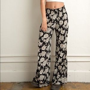 Brandy Melville black Alexah Pants